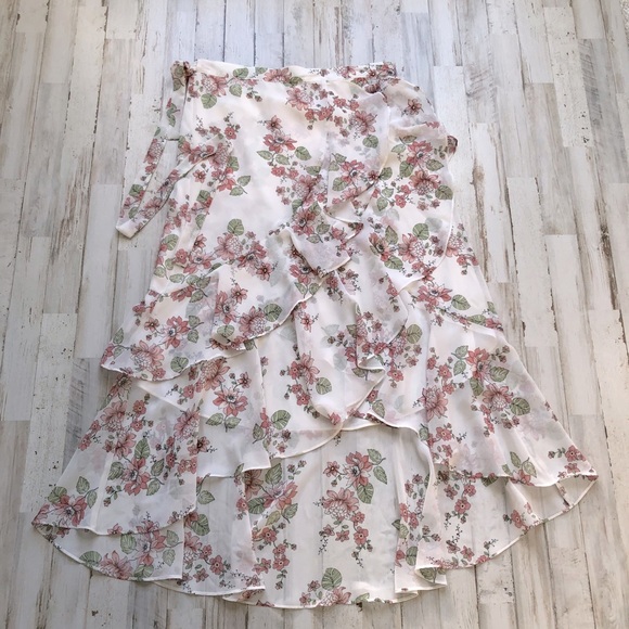NWT Chelsea & Violet Wrap Skirt Floral Size Medium - Picture 4 of 14